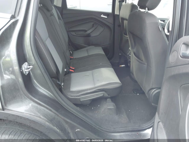 1FMCU9GD1KUB77355 Ford ESCAPE SE