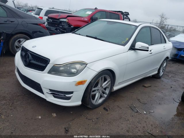 2013 MERCEDES-BENZ C 250 WDDGF4HB9DR247695 Photo 1