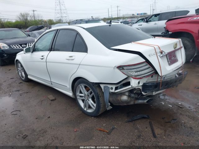 2013 MERCEDES-BENZ C 250 WDDGF4HB9DR247695 Photo 2