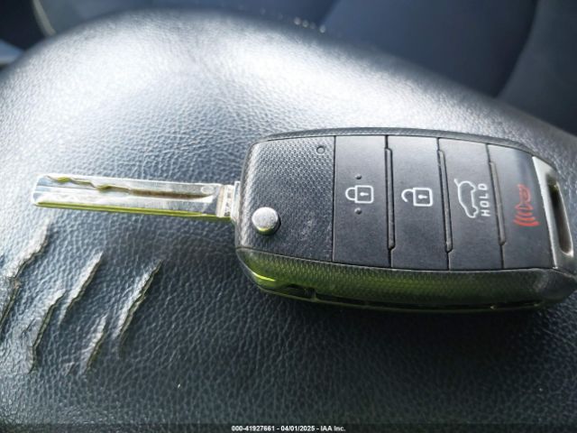 KNDJP3A50F7217267 KIA SOUL +