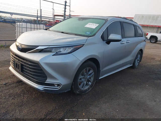 5TDJRKEC3NS086174 Toyota SIENNA XLE