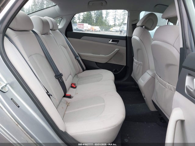 5NPE24AFXHH564988 Hyundai SONATA SE