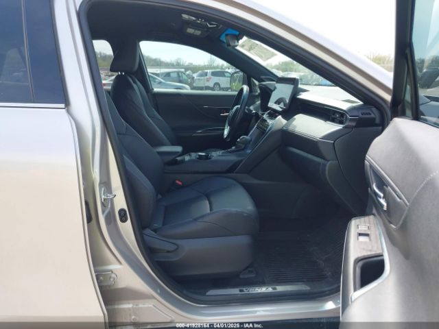 JTEAAAAH6PJ142686 Toyota Venza Xle