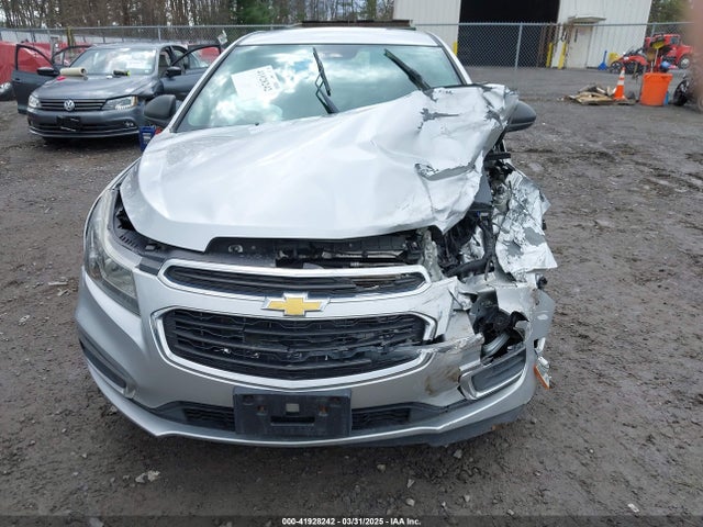 1G1PA5SG0F7116682 Chevrolet Cruze Ls Auto