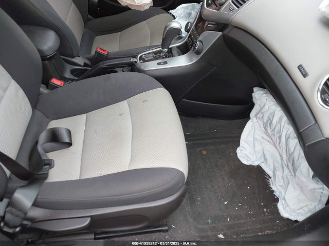 1G1PA5SG0F7116682 Chevrolet Cruze Ls Auto