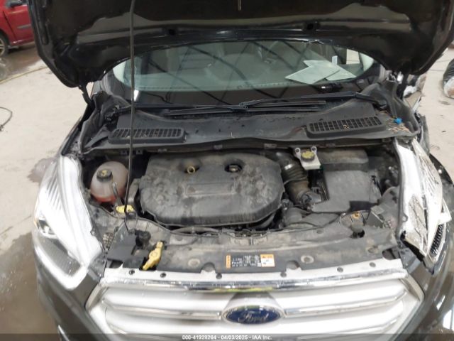 1FMCU9J91KUB11957 Ford Escape Titanium