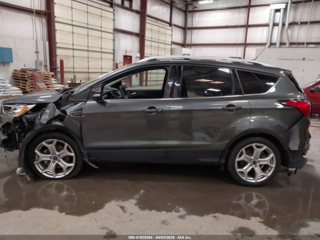 1FMCU9J91KUB11957 Ford Escape Titanium