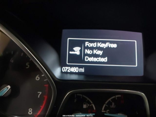 1FMCU9J91KUB11957 Ford Escape Titanium
