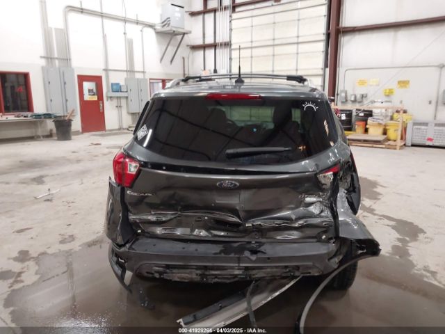 1FMCU9J91KUB11957 Ford Escape Titanium