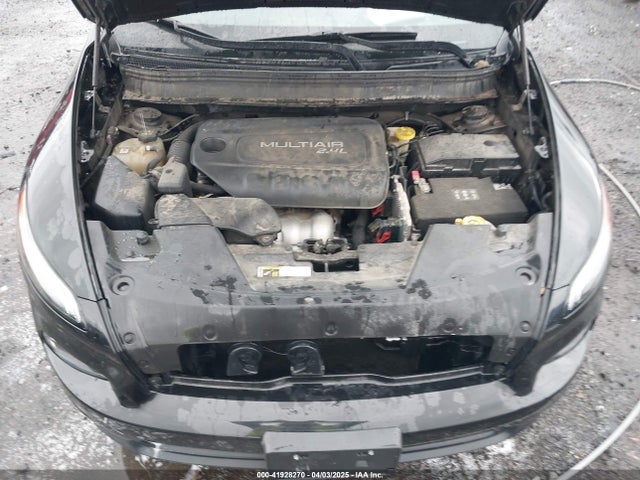 1C4PJLCB0FW676917 Jeep Cherokee Latitude