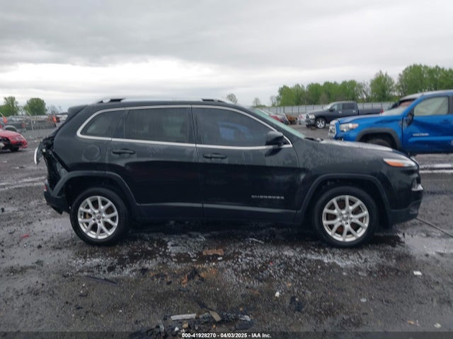 1C4PJLCB0FW676917 Jeep Cherokee Latitude