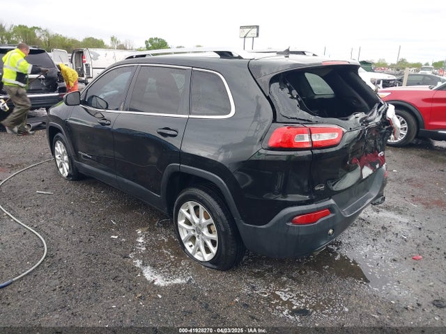 1C4PJLCB0FW676917 Jeep Cherokee Latitude