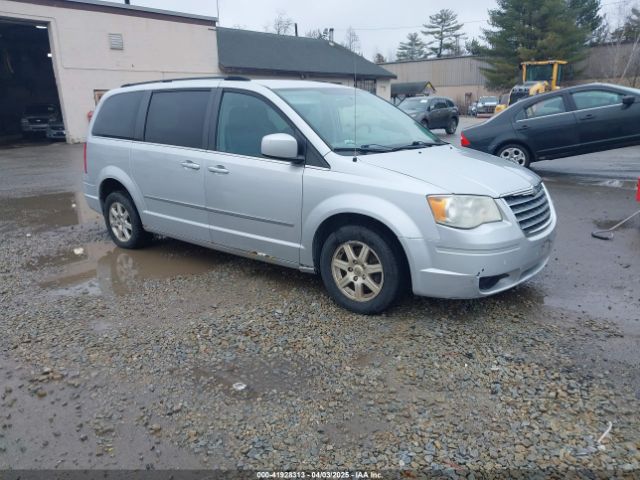 2010 CHRYSLER TOWN & COUNTRY 2A4RR5D17AR228916