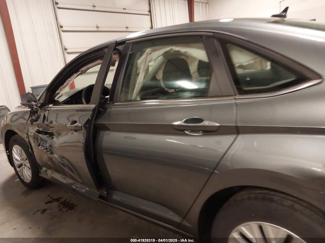 3VWCB7BU6LM049542 Volkswagen Jetta 1.4t R-line/1.4t S/1.4t Se