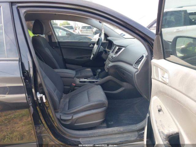 2018 HYUNDAI TUCSON KM8J33AL5JU741563 Photo 4
