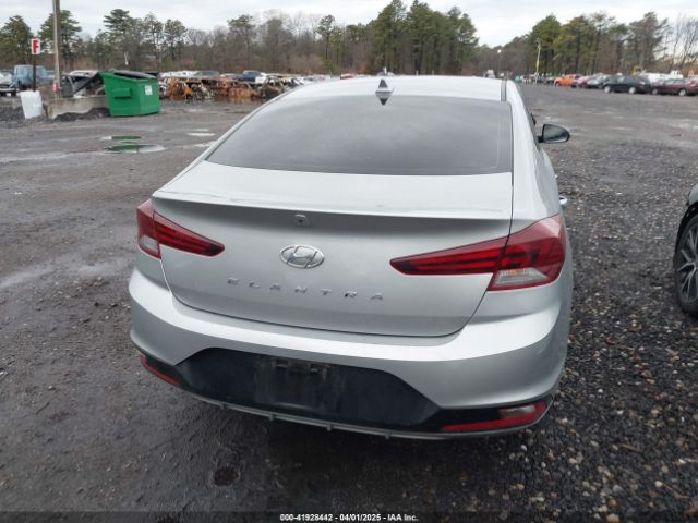 5NPD84LF2LH585950 Hyundai ELANTRA SEL