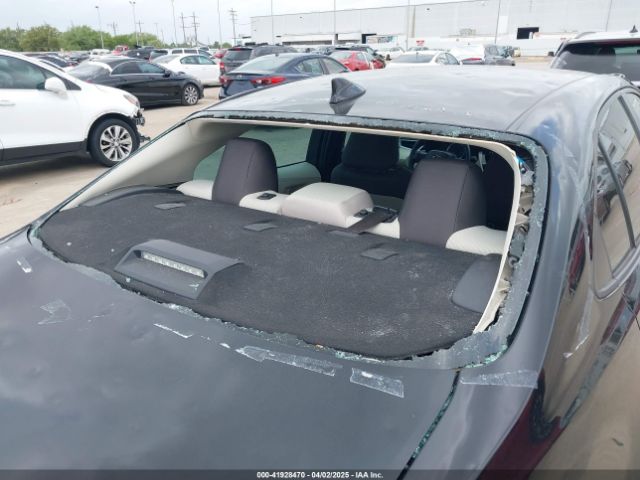5YFEPMAE0NP369893 Toyota COROLLA LE