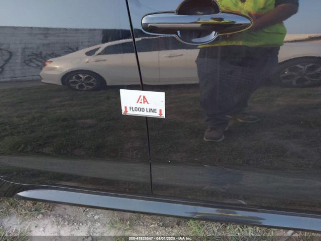 5YFB4MDE4PP075682 Toyota COROLLA LE