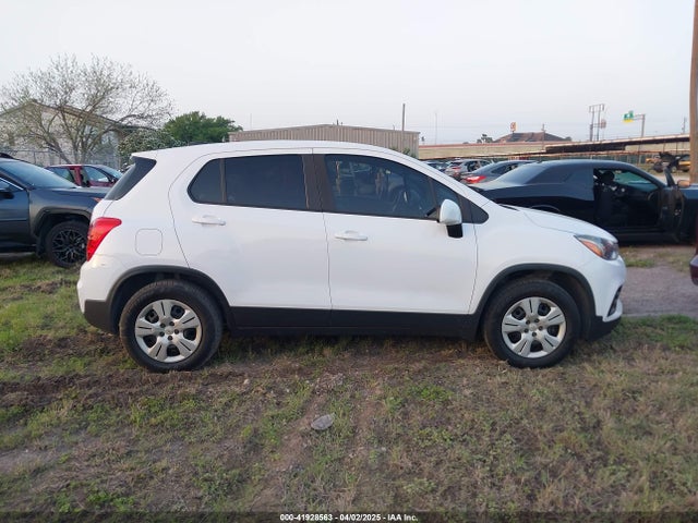 3GNCJKSB4JL341434 Chevrolet TRAX LS