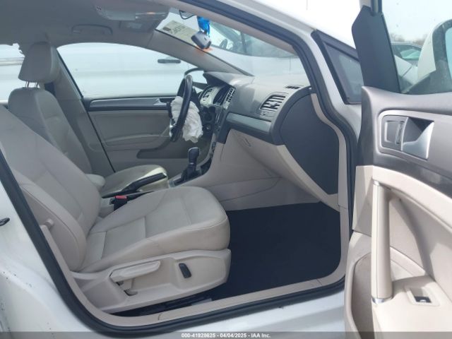 3VWC17AU1FM501308 Volkswagen Golf Sportwagen Tsi S 4-door
