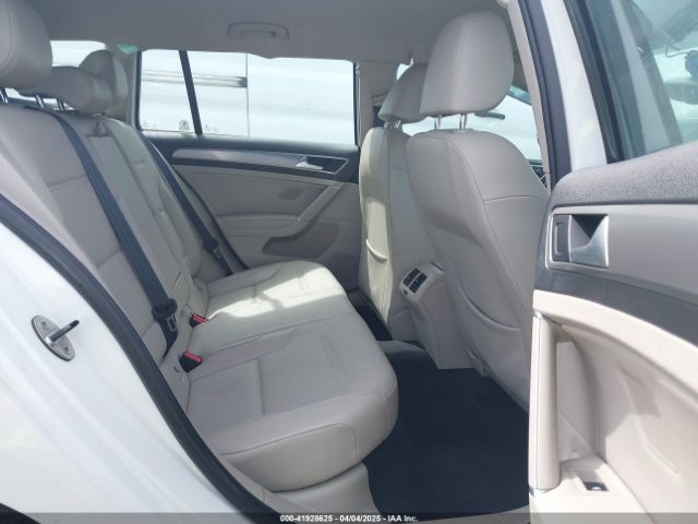 3VWC17AU1FM501308 Volkswagen Golf Sportwagen Tsi S 4-door