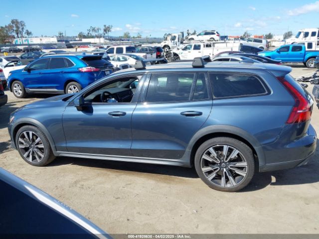 YV4102WK5M1068817 Volvo V60 Cross Country T5