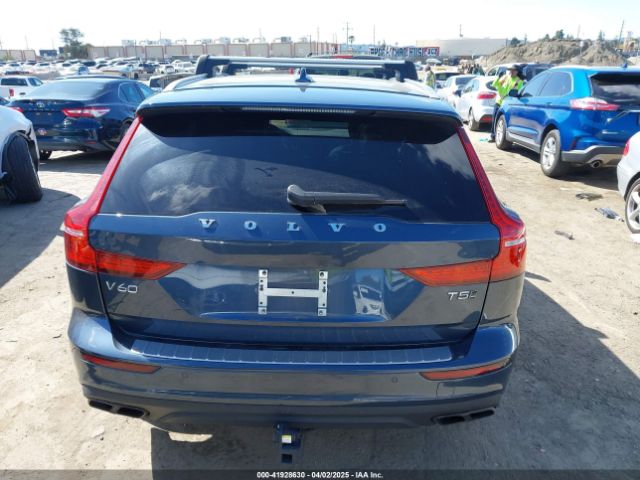 YV4102WK5M1068817 Volvo V60 Cross Country T5