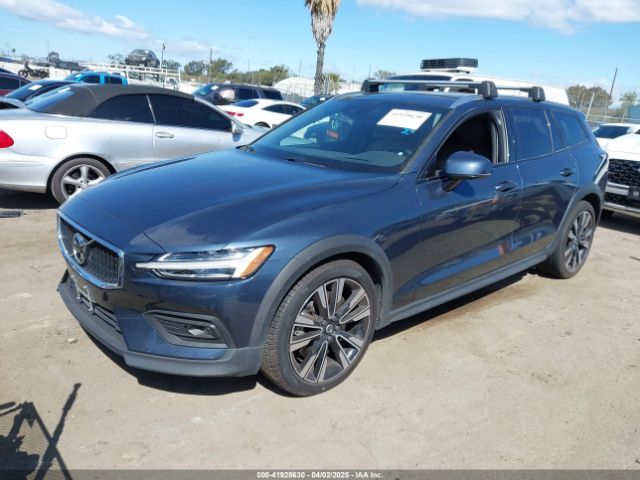 YV4102WK5M1068817 Volvo V60 Cross Country T5