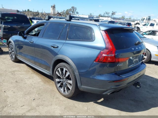 YV4102WK5M1068817 Volvo V60 Cross Country T5