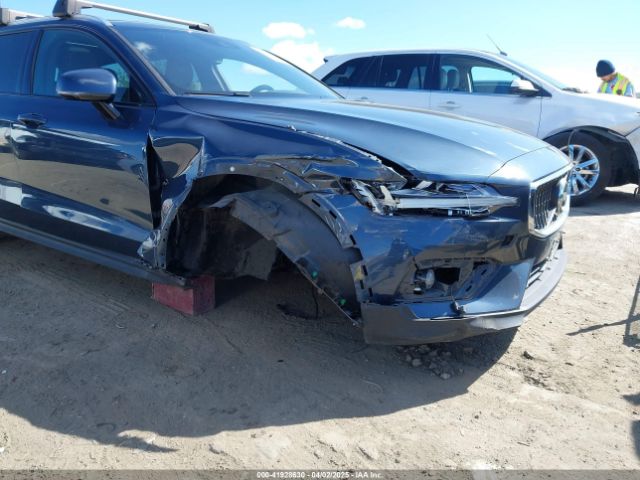 YV4102WK5M1068817 Volvo V60 Cross Country T5