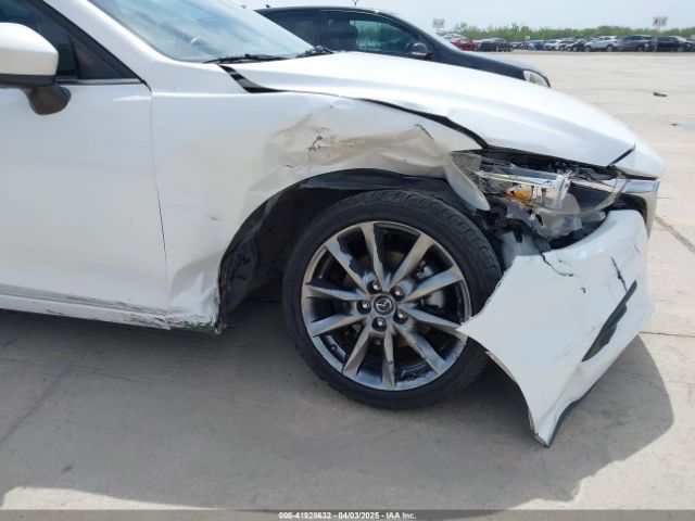 3MZBN1W30JM195076 Mazda Mazda3 Grand Touring