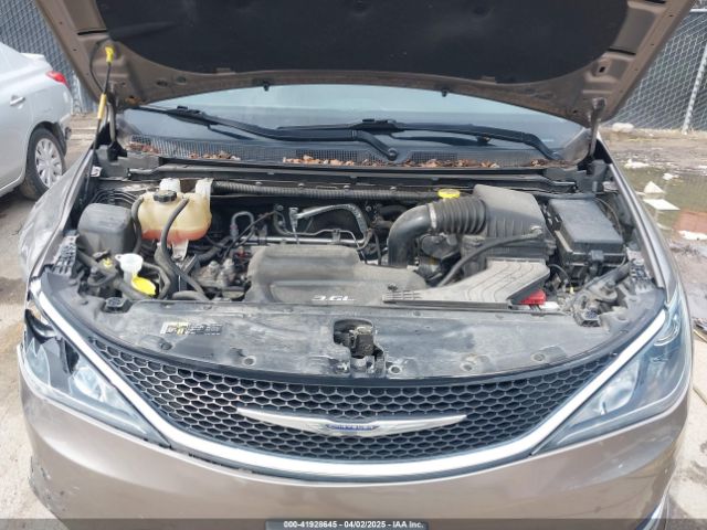 2C4RC1BG9HR831786 Chrysler Pacifica Touring-l
