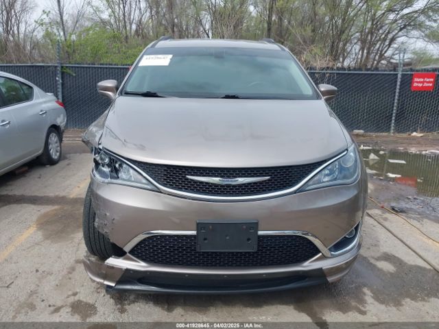 2C4RC1BG9HR831786 Chrysler Pacifica Touring-l
