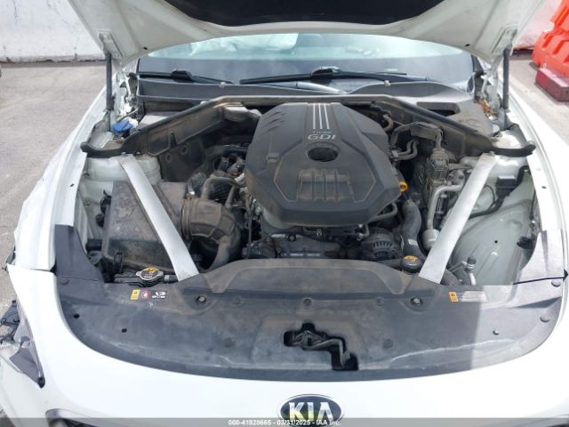 KNAE15LA8J6031125 KIA Stinger