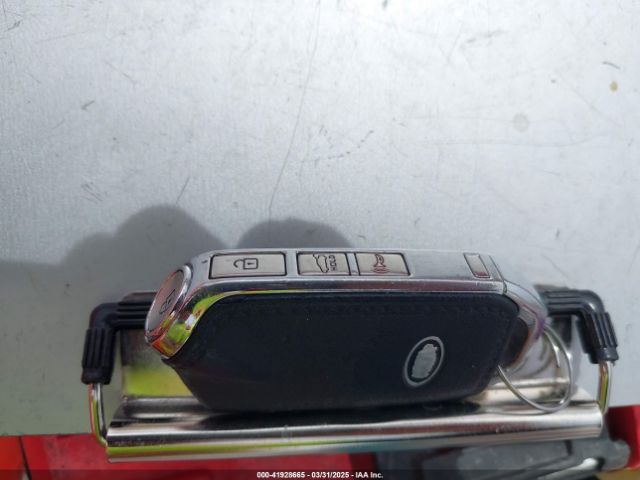 KNAE15LA8J6031125 KIA Stinger