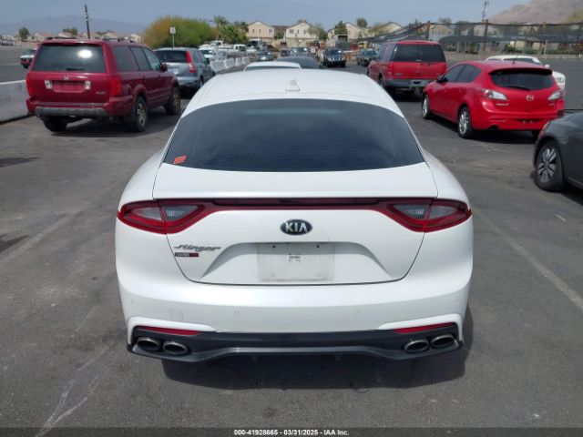 KNAE15LA8J6031125 KIA Stinger