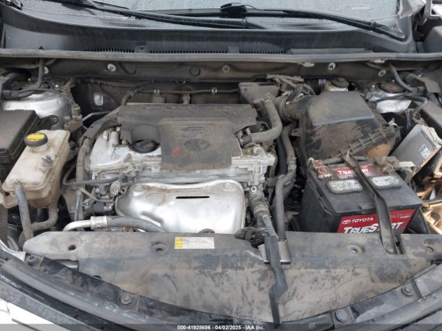 2T3ZFREV8HW318096 Toyota RAV4 LE