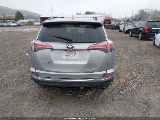 2T3ZFREV8HW318096 Toyota RAV4 LE