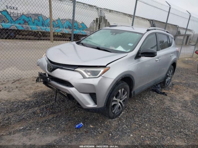 2T3ZFREV8HW318096 Toyota RAV4 LE
