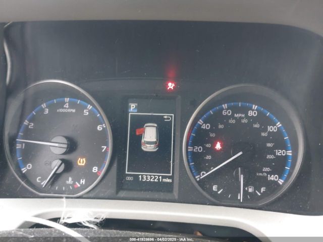 2T3ZFREV8HW318096 Toyota RAV4 LE