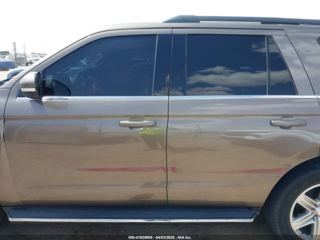 1FMJU1HT6KEA22566 Ford Expedition Xlt