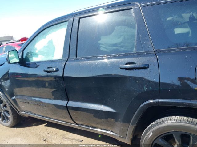 1C4RJFAG5MC704072 Jeep Grand Cherokee Laredo X 4x4
