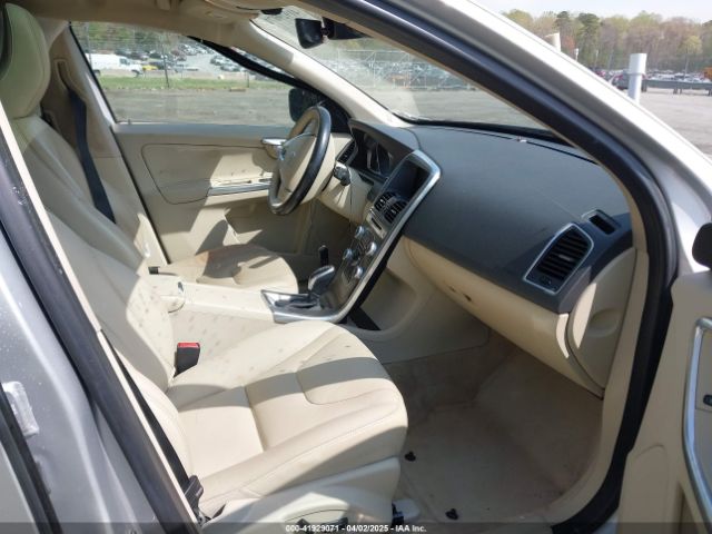 YV440MDKXF2741724 Volvo Xc60 T5 Premier