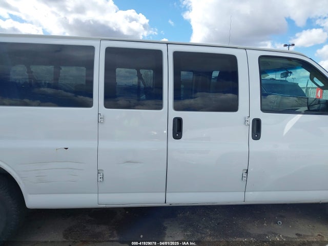 1GAZGNFG8J1187822 Chevrolet Express 3500 Ls
