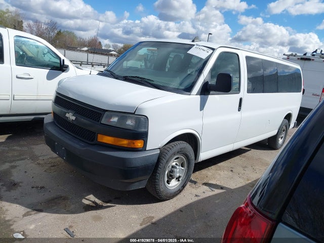 1GAZGNFG8J1187822 Chevrolet Express 3500 Ls