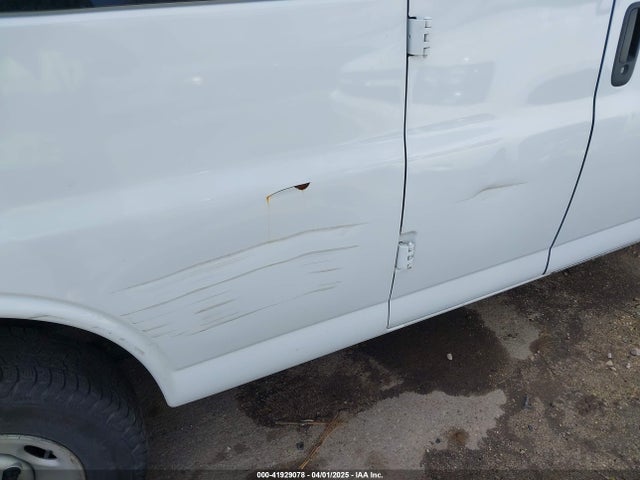 1GAZGNFG8J1187822 Chevrolet Express 3500 Ls