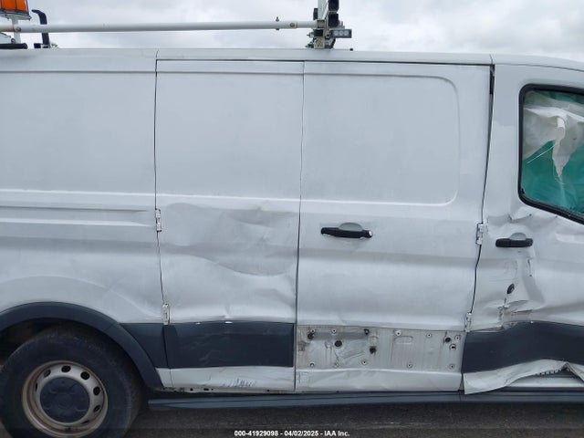 1FTYR1ZM5GKA09697 Ford Transit-250