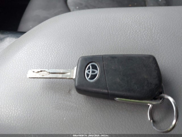 4T1B11HK8KU256265 Toyota CAMRY LE