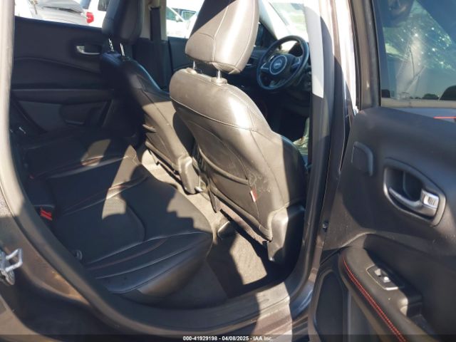3C4NJDDB3JT231923 Jeep Compass Trailhawk 4x4