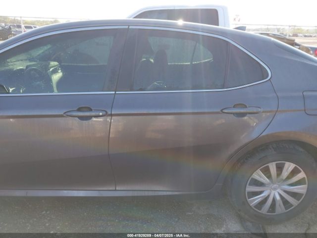 4T1C31AK2NU589817 Toyota Camry Le Hybrid